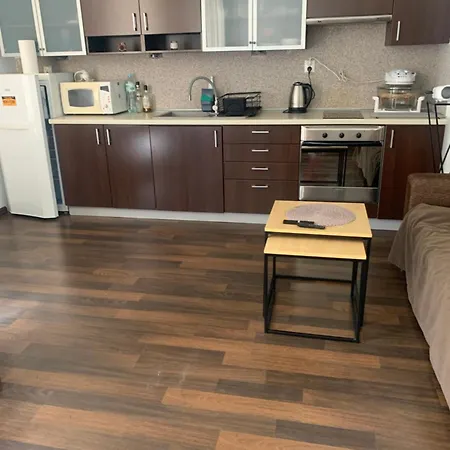 Apartman 10 Minut Spacerem Do Mtp *
